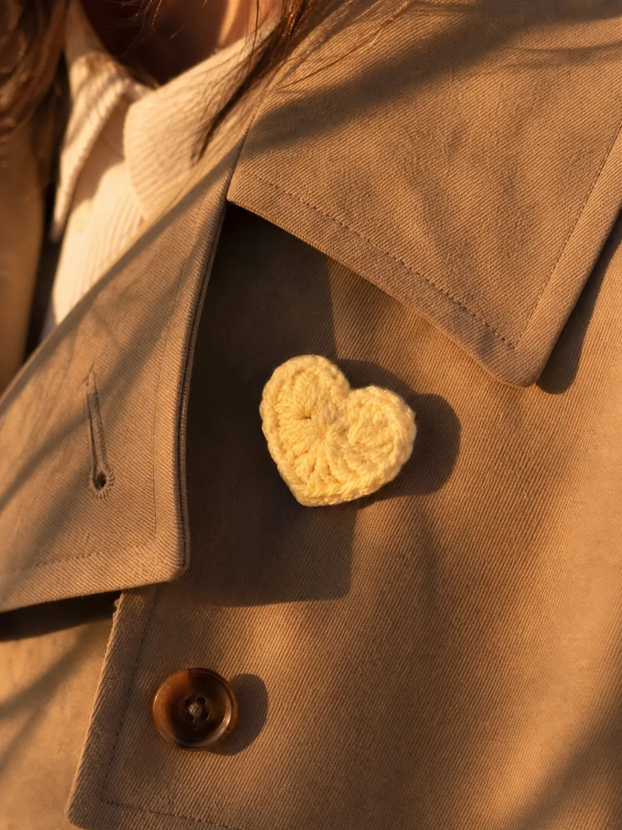 Pin Coração — Amarelo Manteiga
