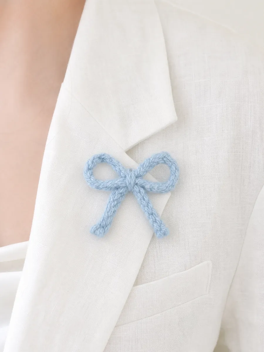 Pin Laço — Azul Claro